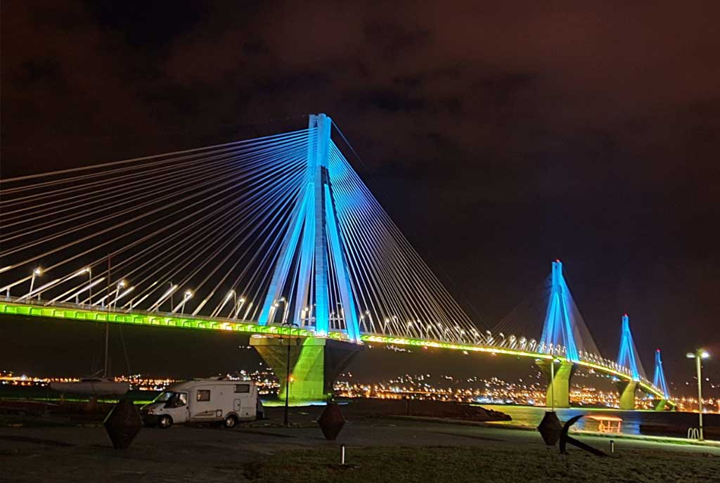 WE ENERGY: ΕΜΕΙΣ φορτίζουμε τη Γέφυρα με καθαρή, πράσινη ενέργεια.